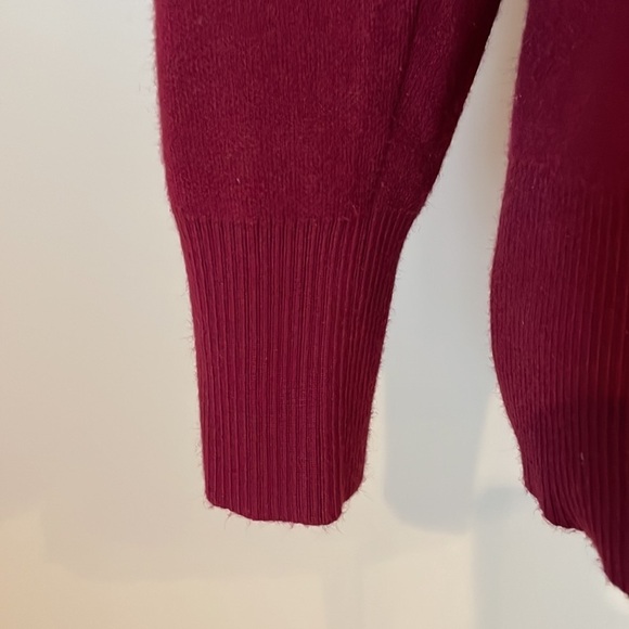 AlFANI Sweater SZ S Soft Scoop Neck Maroon in Color Jewel Accents on Arms - Picture 8 of 13
